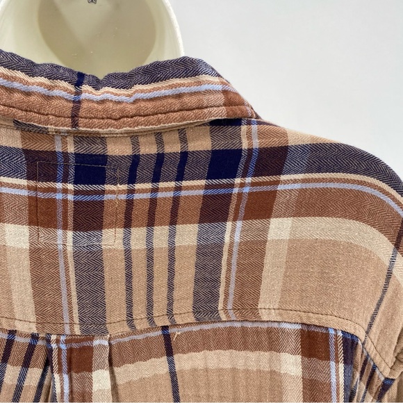 Aerie tan & navy blue plaid flannel shirt - Picture 6 of 10